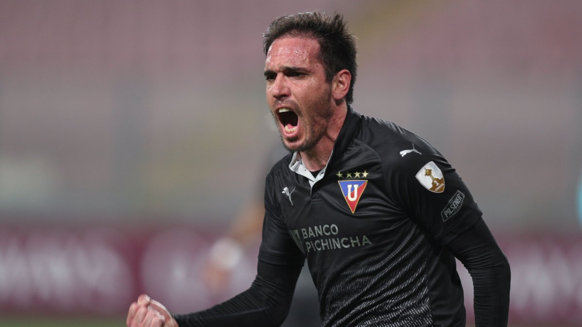 El volante central, Matías Zunino, dejó el plantel albo y regresó a Nacional de Uruguay.