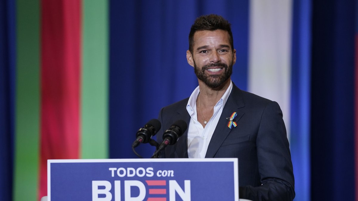 El artista puertorriqueño, desde Kissimmee, mostró su respaldo al líder polìtico.