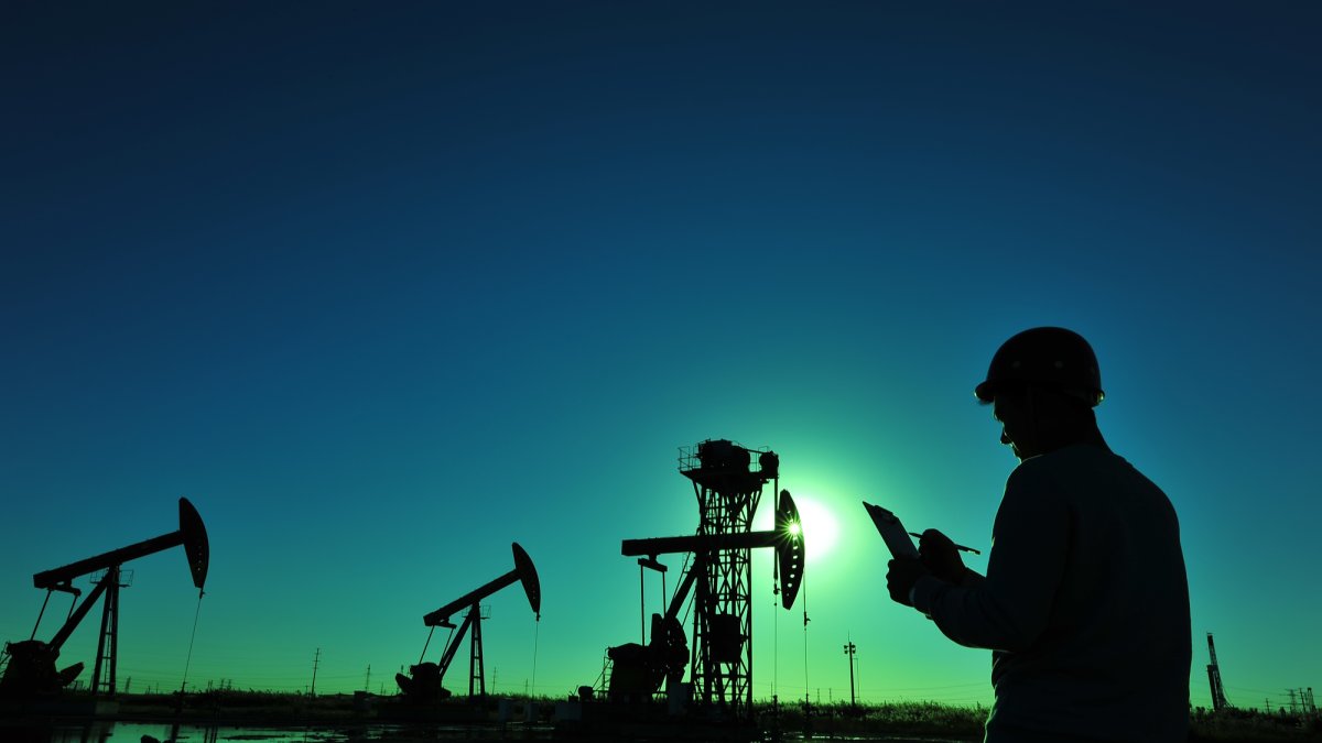 El petróleo sigue inestable.