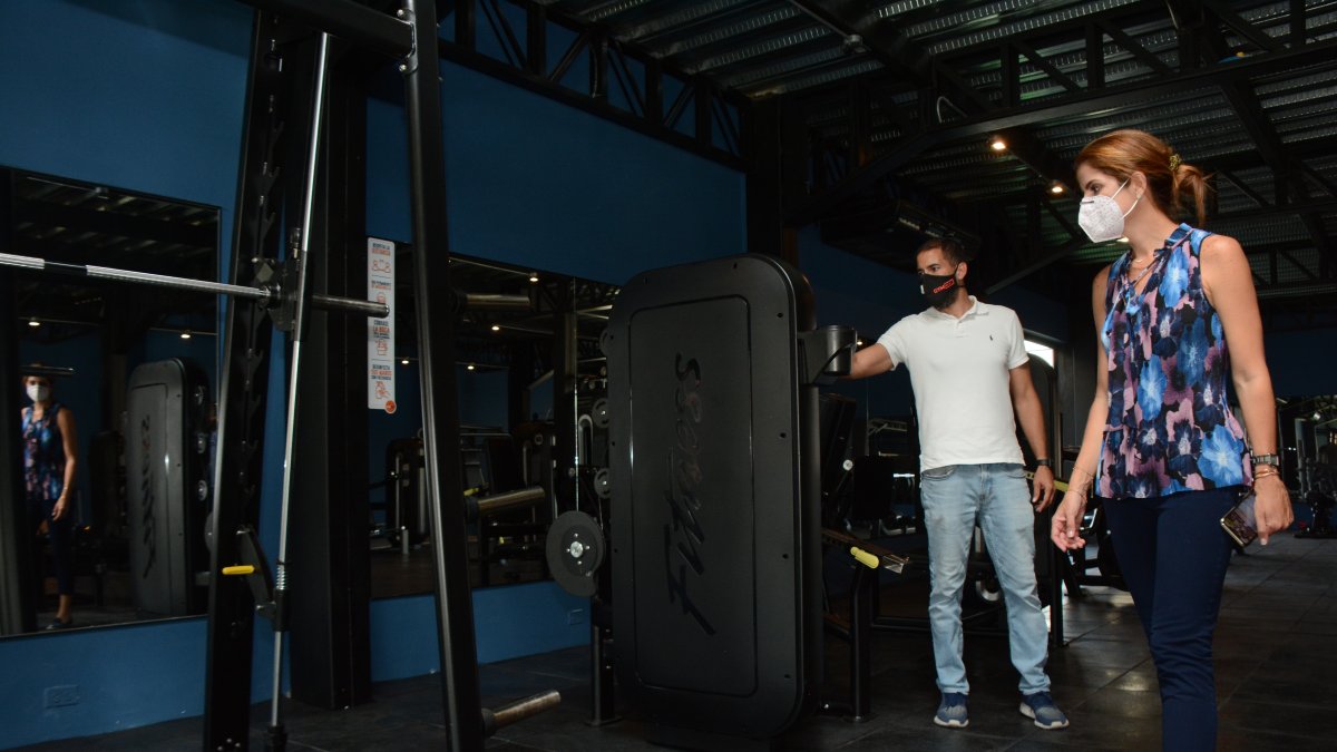 En Guayaquil, Daule y Samborondón, los gimnasios abrieron sus puertas entre julio y agosto. La Secretaría del Deporte visitó  40 establecimiento para verificar el cumplimiento de las normas.