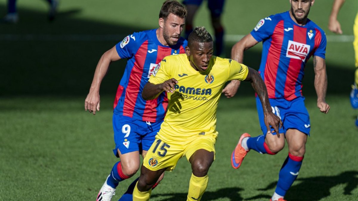 Pervis Estupiñán, marcapunta del Villarreal, aportó para la remontada de su equipo ante el Eibar.