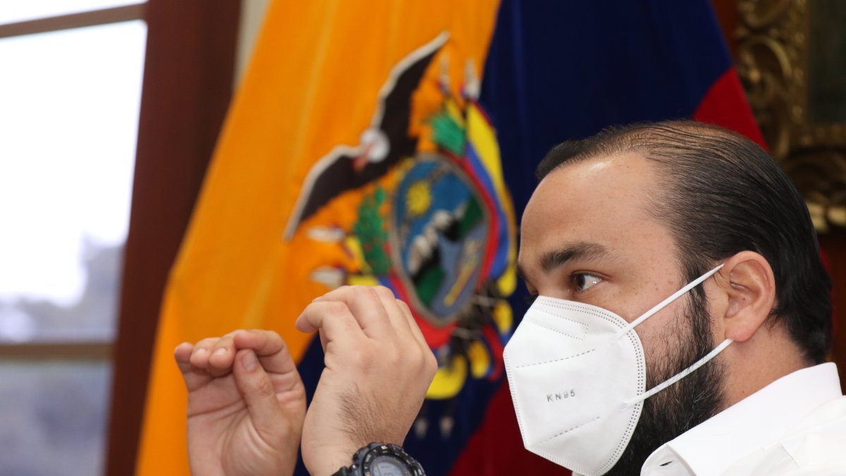 Máster en Administración de Empresas y Gobernador del Guayas. Es el quinto delegado del Ejecutivo en la provincia en lo que va de la gestión del presidente Lenín Moreno.