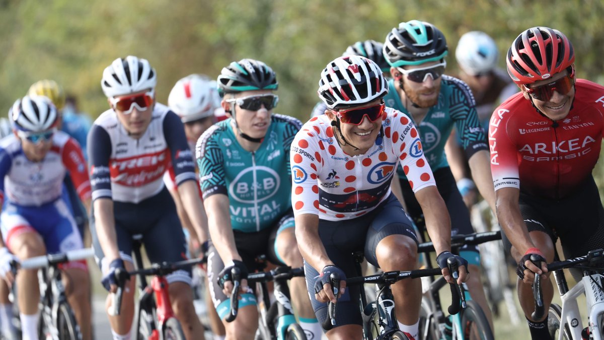 El ciclista ecuatoriano, Richard Carapaz, durante la última etapa del Tour de Francia.