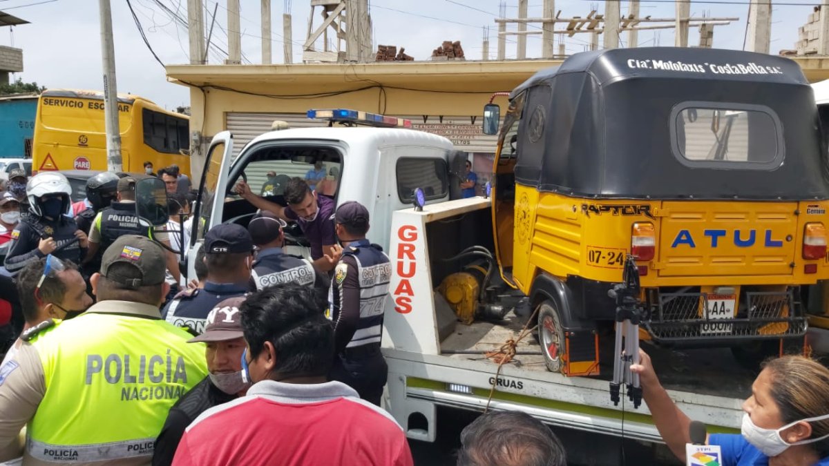Operativo. Taxis-motos fueron decomisados por la autoridad.