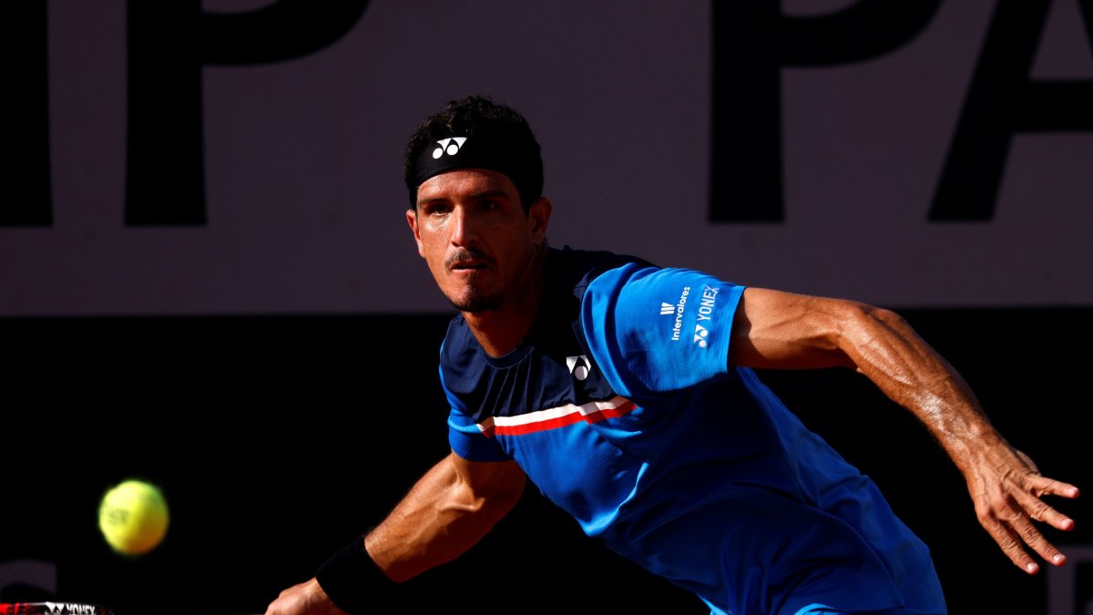 Emilio Gómez venció este lunes por 6-3 y 6-2 al brasileño Thiago Seyboth Wild (106) en 1 hora y 19 minutos.