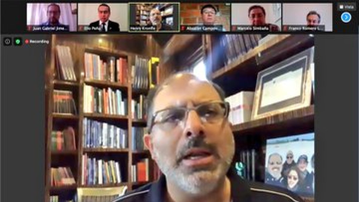 Henry Kronfle, interpelante en el juicio político al presidente del CPCCS, Christian Cruz, compareció ante la Comisión de Fiscalización de la Asamblea. Presentó su acusación y 58 pruebas.