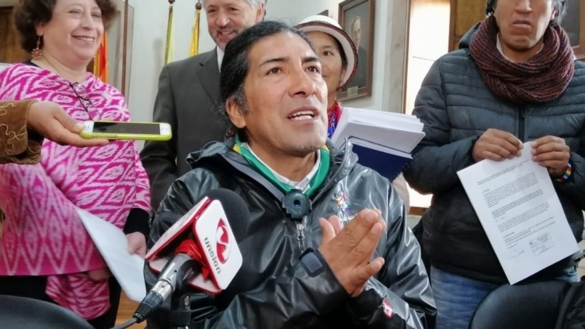 El precandidato y prefecto del Azuay es doctor en Jurisprudencia especializado en Derecho Penal, Justicia Indígena y Derecho Ambiental.
