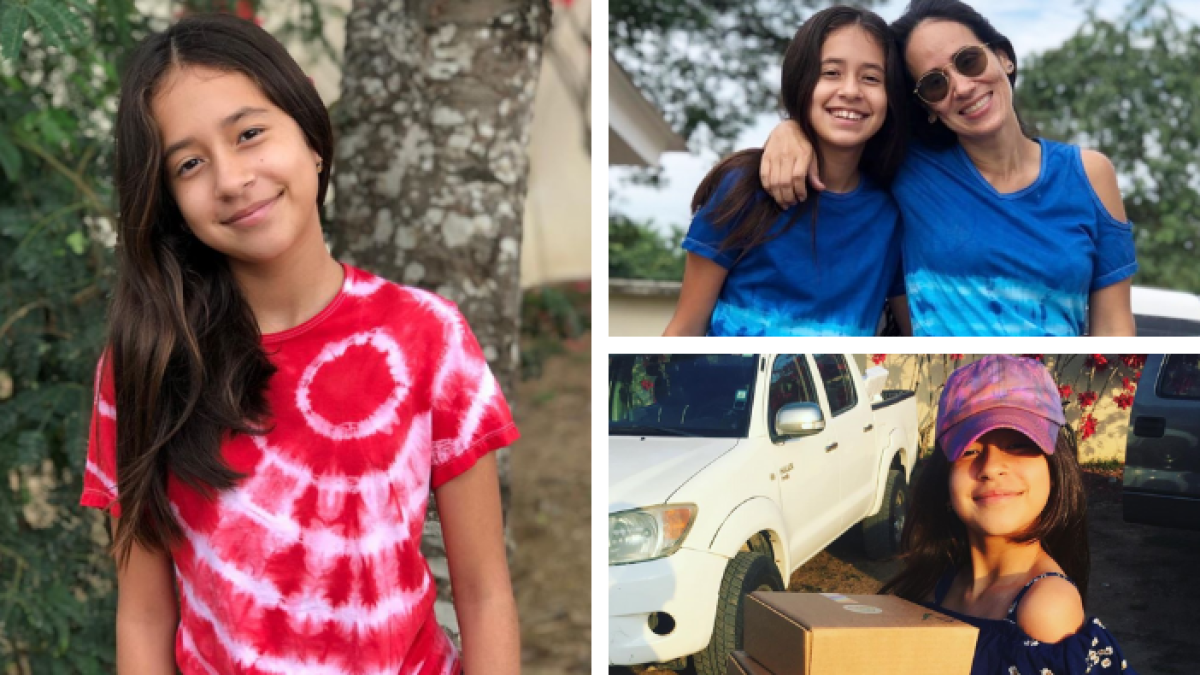 Alexa, de 12 años de edad, maneja su microempresa de moda con ayuda de su mamá.