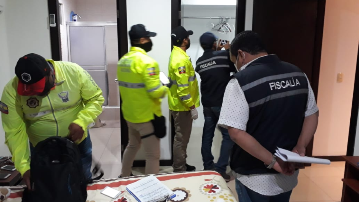 Siete detenidos dejan los allanamientos ejecutados hoy por la Fiscalía y Policía en Guayas, Santo Domingo de los Tsáchilas y Manabí.