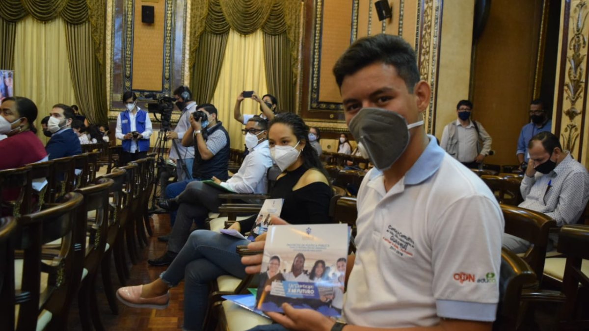 Participación. Adolescentes también participaron en el desarrollo del documento.