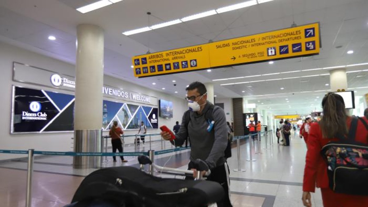 Los aeropuertos del país darán las facilidades a los viajeros para sus desplazamientos..
