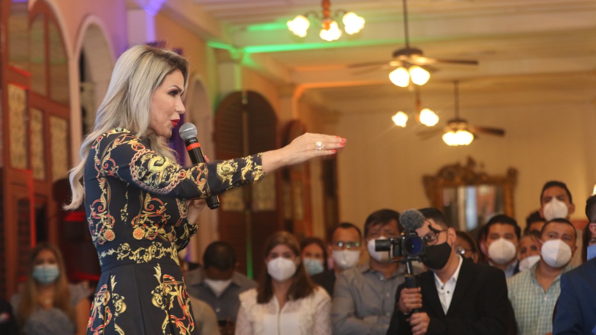 Susana González, la prefecta del Guayas, presentó el Plan de Turismo la noche del jueves.