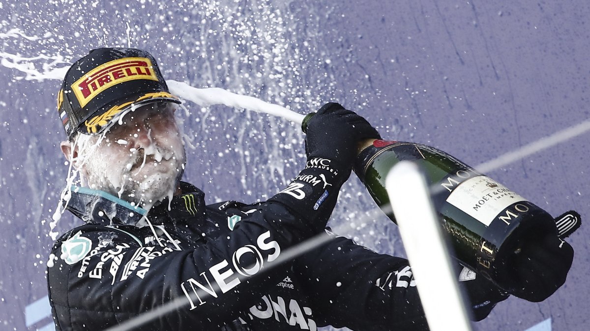 Valtteri Bottas mantuvo la hegemonía de Mercedes, pero impidió que Lewis Hamilton pase a la historia.