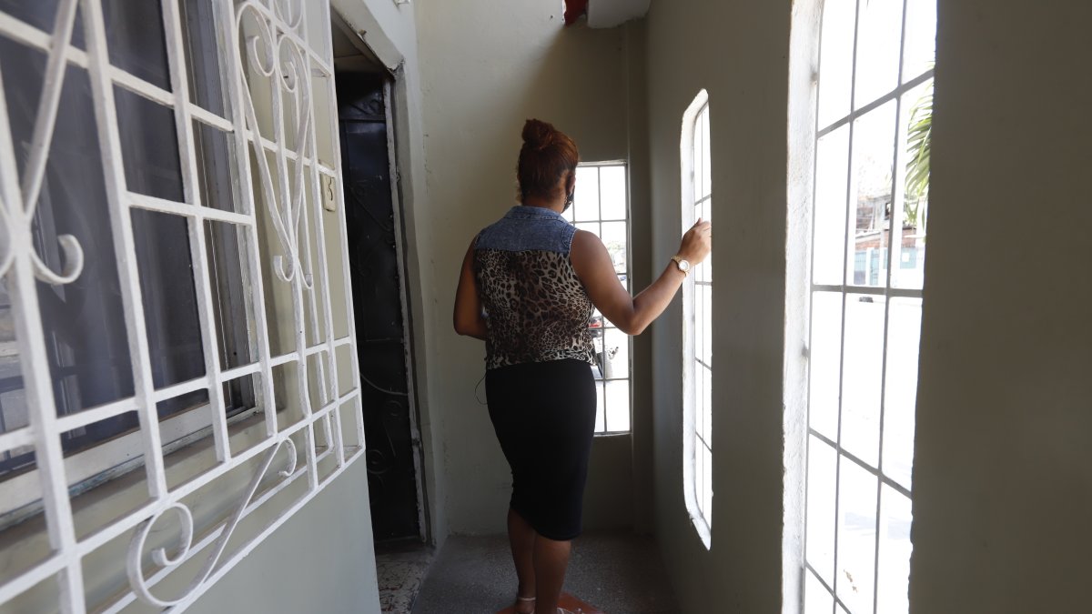 La casa. Para despistar a las autoridades, en la vivienda no se colocaba nada que llame la atención. De hecho en los exteriores de esta  había un letrero que indicaba que se vendían almuerzos.