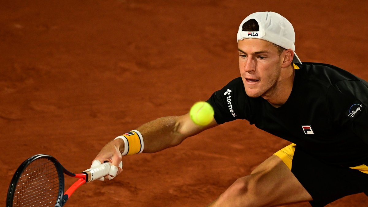 Cabeza de serie número 12, el argentino se deshizo en una hora y 47 minutos del serbio Miomir Kecmanovic
 TENNIS-FRA-OPEN-MEN