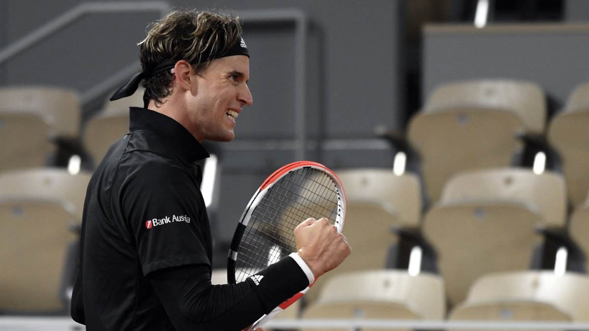 El austriaco festeja tras dos horas y 5 minutos de partido y doblegar al croata.