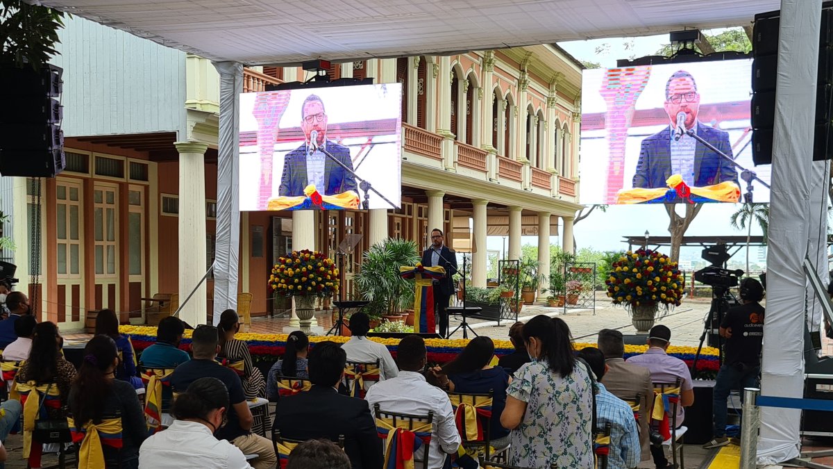 Juan Fernando Velasco lanzó su campaña presidencial en el Parque Histórico Guayaquil, ubicado en Samborondón.