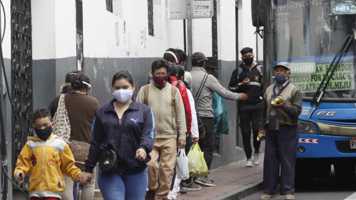 Las restricciones a la movilidad no se cumplen en Quito.