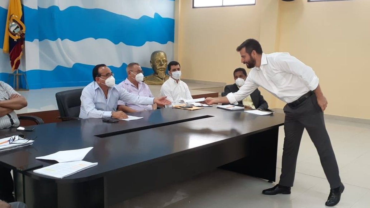 Entrega. La solicitud fue presentada este martes 29 de septiembre.