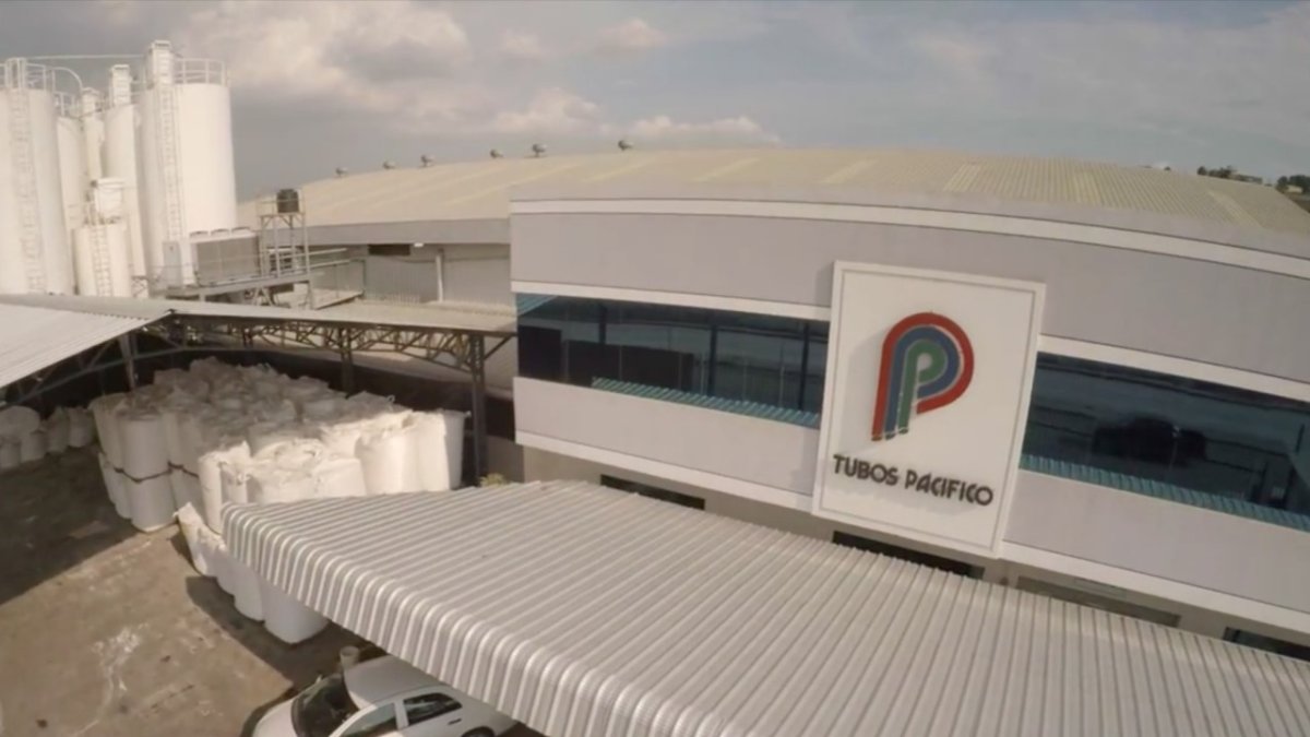 La compañías produce tuberías.