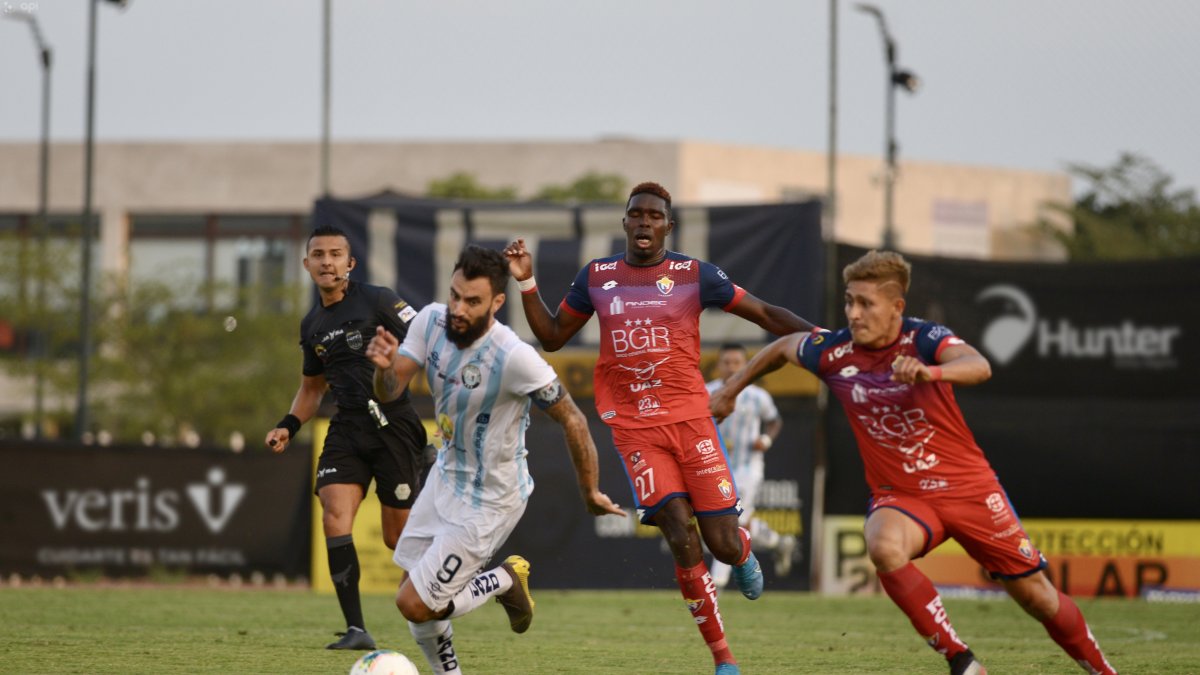 Gonzalo Mastriani, delantero de Guayaquil City, abrió la ruta de la victoria frente a los criollos.