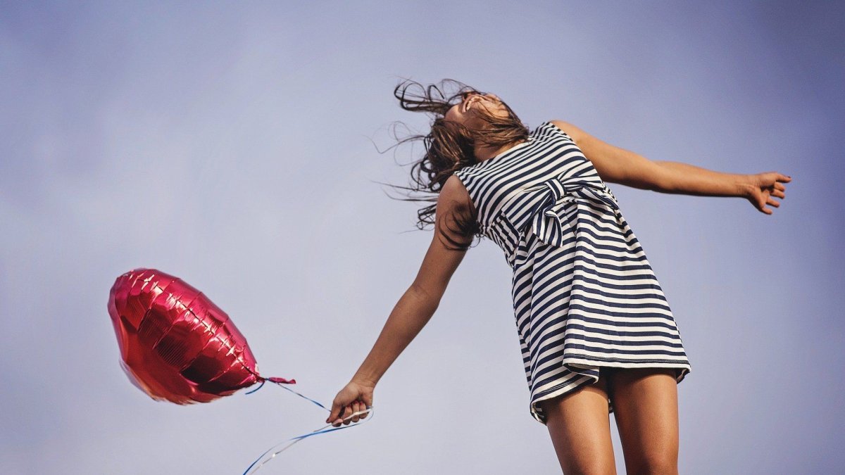 Una persona positiva tiene a encontrarle solución a las cosas por más difíciles que sean.