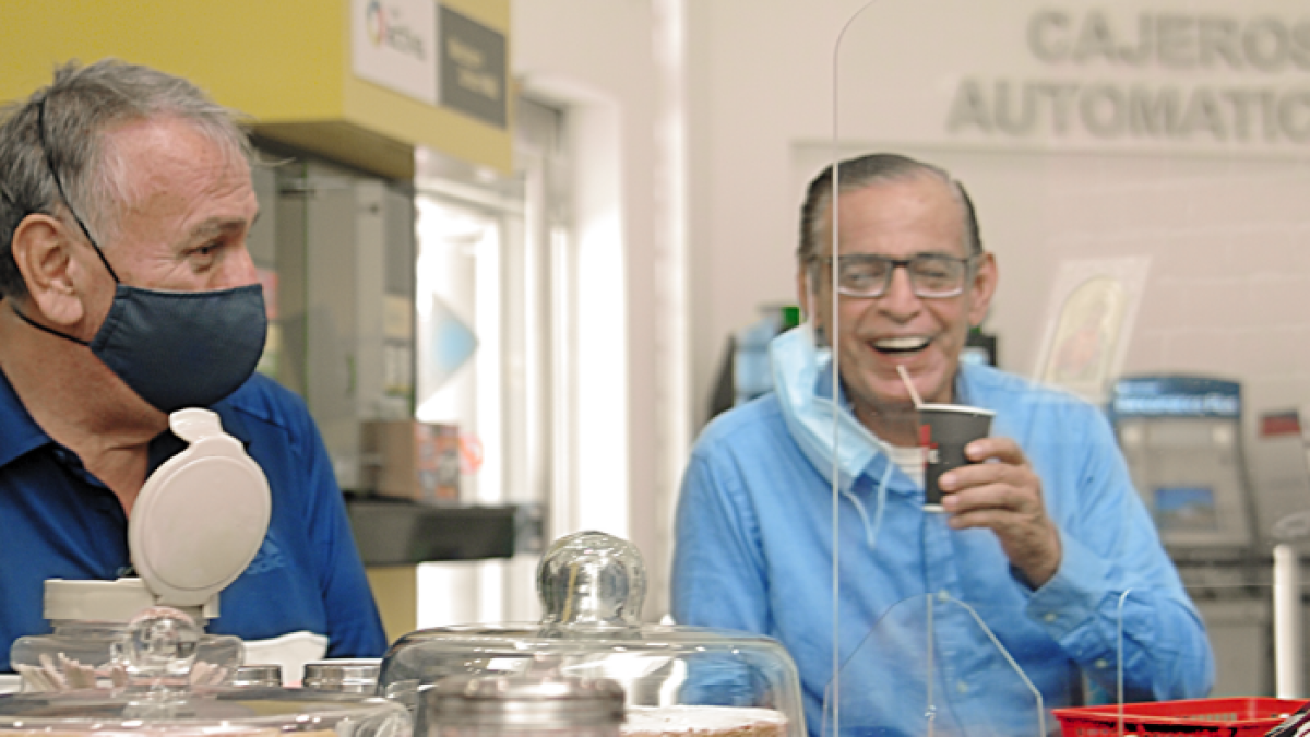 La Covid-19 ha expuesto no solo la fragilidad de los adultos mayores, sino la de los sistemas y entornos que los rodean, pero un centro comercial quiso hacer la diferencia.