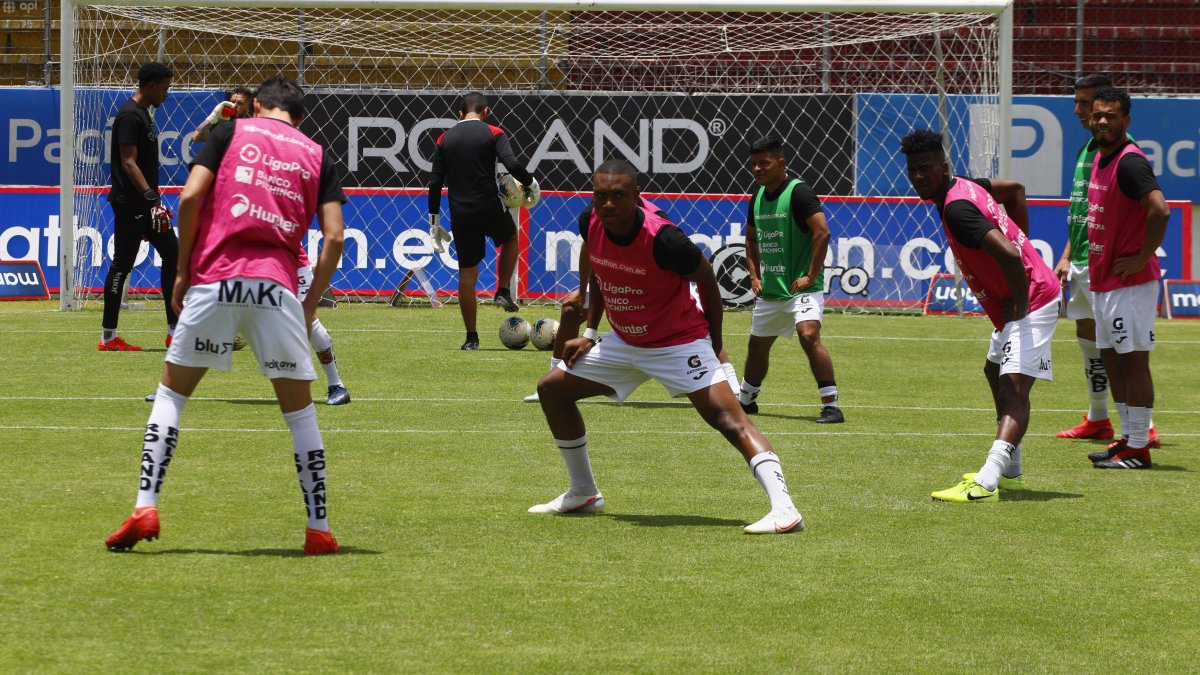 Deportivo Cuenca fue el primer club de la Serie A castigado por deudas. Por ese motivo no pudo jugar con Olmedo.