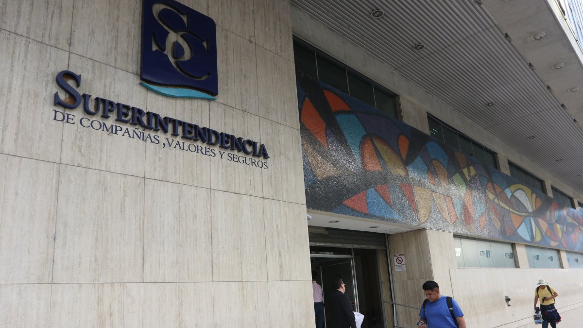 El ente tiene el control de las operaciones empresariales no financieras, incluyendo a aquellas que se hacen en el mercado bursátil.