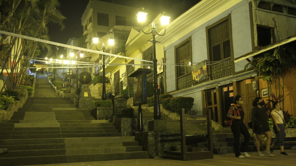 El cerro Santa Ana sufre el olvido de las autoridades, que no han tenido un solo proyecto allí este año.