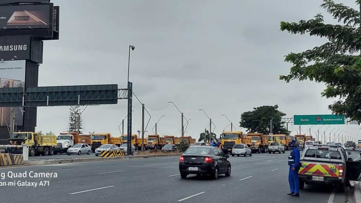 Como en octubre de 2019, el Municipio movilizó a camiones.