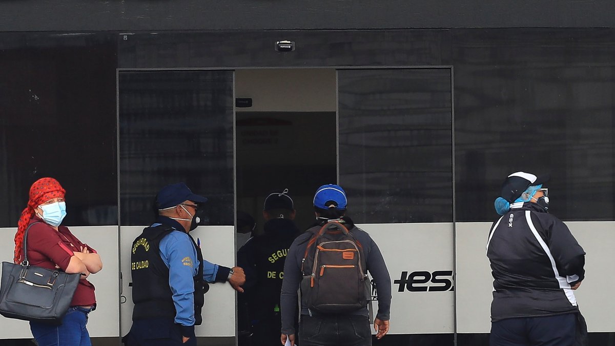 En el apartado de fallecimientos por la enfermedad, la cifra sumó 50 casos en el último día.