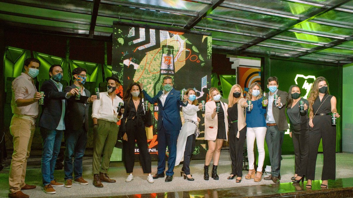 [MISSING]binding.image.description