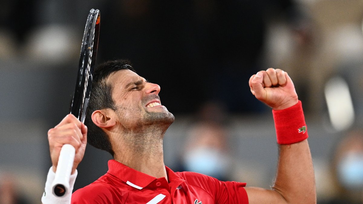 El serbio festeja tras vencer a Karen Khachanov por 6-4, 6-3 y 6-3 en dos horas y 23 minutos.