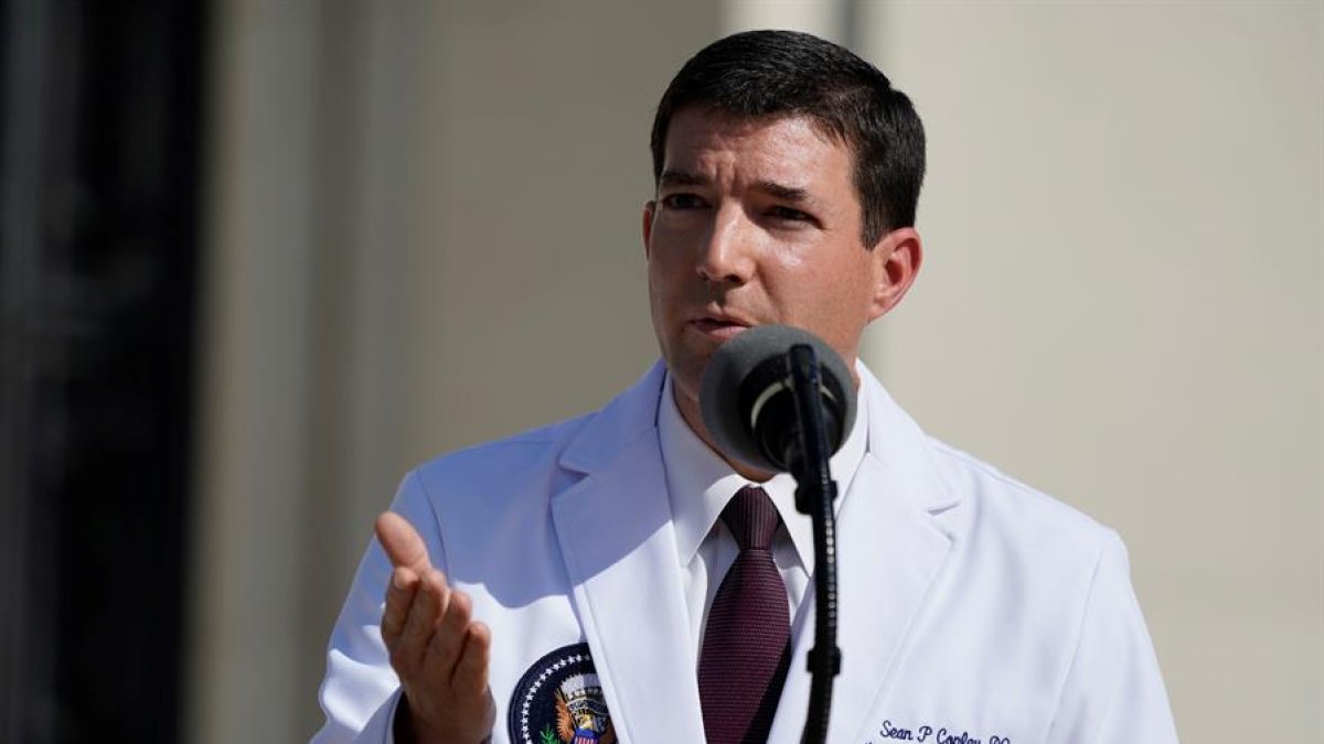 Sean-Conley, médico personal de Donald Trump, presidente de Estados Unidos, infectado de coronavirus.