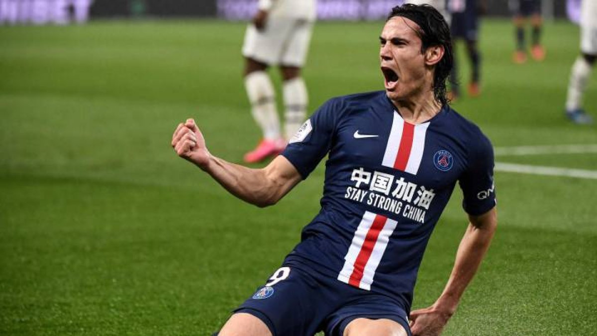 Edison Cavani es un delantero vigente en el fútbol mundial.