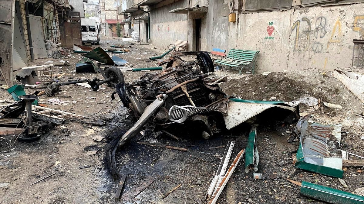 Desde finales de septiembre de cruentos combates entre fuerzas armenias y azerbaiyanas.