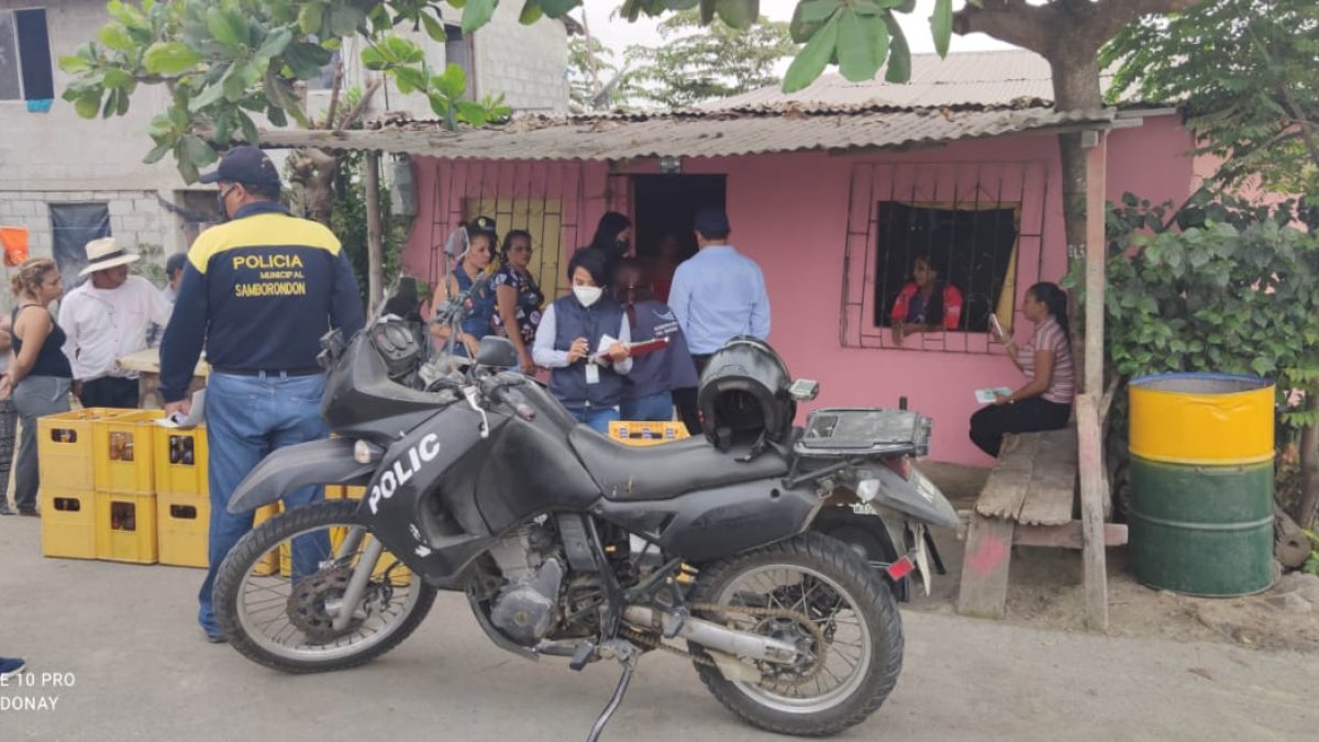 Hecho. Las autoridades visitaron sorpresivamente un sinnúmero de locales en la parte rural de Samborondón y halló viviendas que funcionaban como bares.