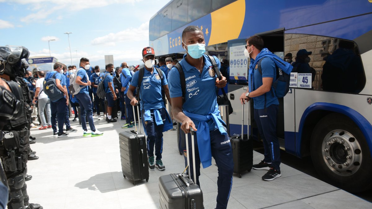 La Seleccion Ecuatoriana parte de Quito a Buenos Aires donde sostendran el primer encuentro por las eliminatorias a Catar 2022.