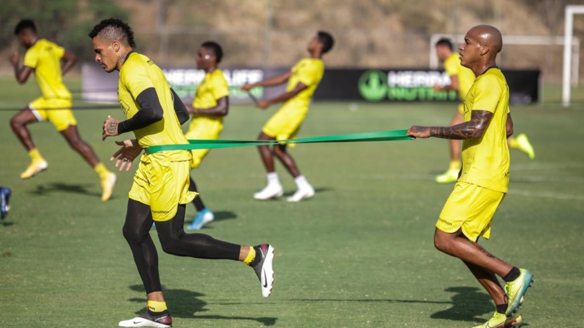 Ely Esterilla (d) y Jonatan Álvez en pleno entrenamiento estos días.