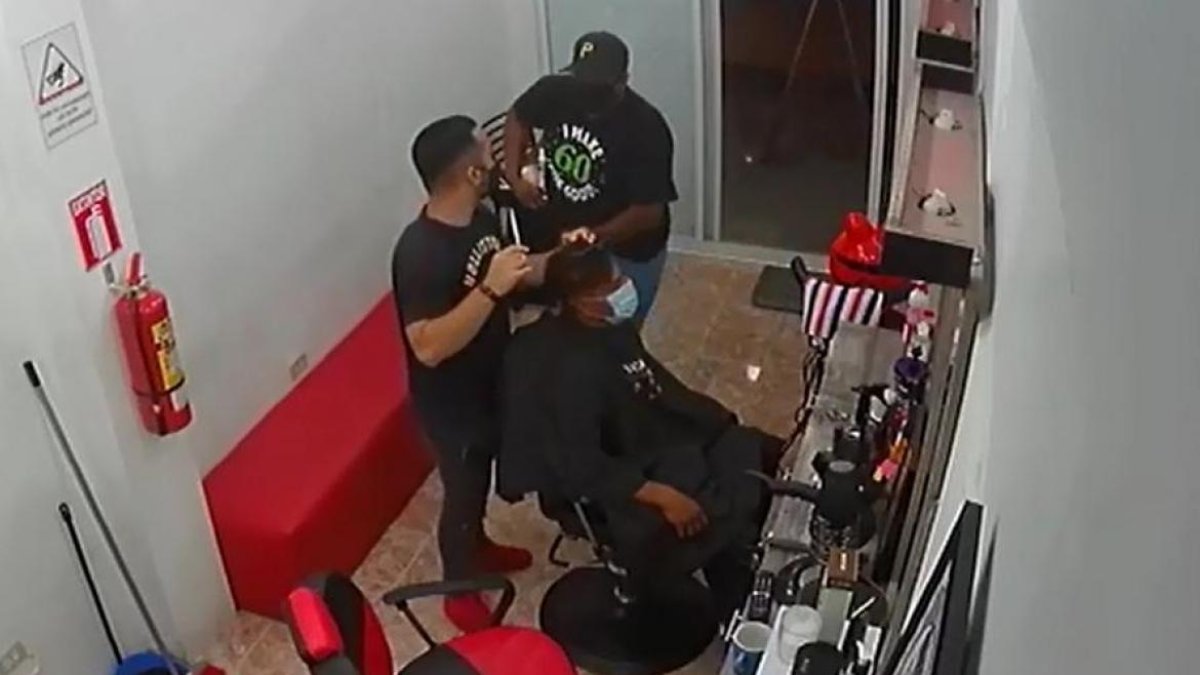 El hecho ocurrió en una peluquería ubicada en la ciudadela Sauces 6, al norte de la urbe porteña