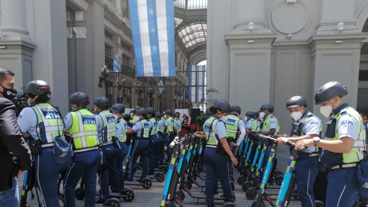 Los vehículos fueron entregados este 7 de octubre.