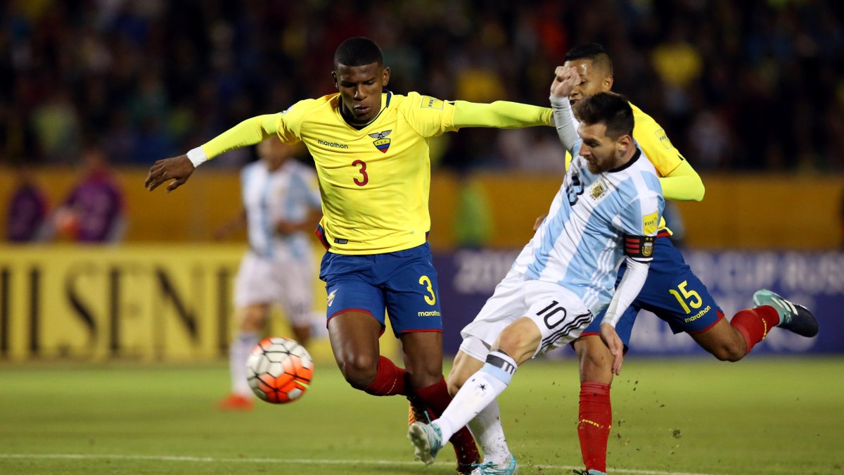 Robert Arboleda es considerado como uno de los mejores centrales del país, pero también tiene un historial de indisciplina