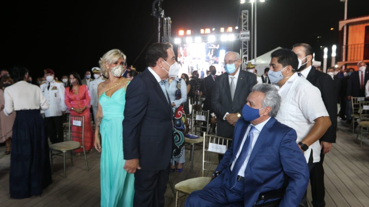 El presidente Lenin Moreno junto con el exalcalde Jaime Nebot, y la alcaldesa Cynthia Viteri.