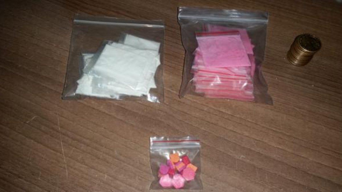 Parte de la sustancia alucinogena hallada a los sospechosos