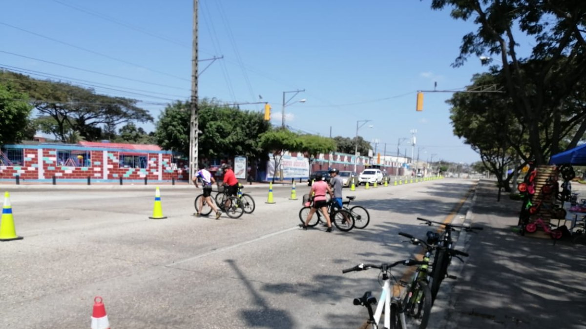 A la actividad han acudido decenas de familias del norte de la ciudad.