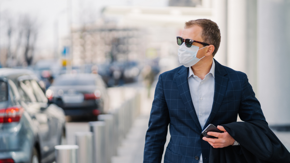 Hay unas 40 posibles vacunas que están en ensayos clínicos, diez de las cuales están en fase III.