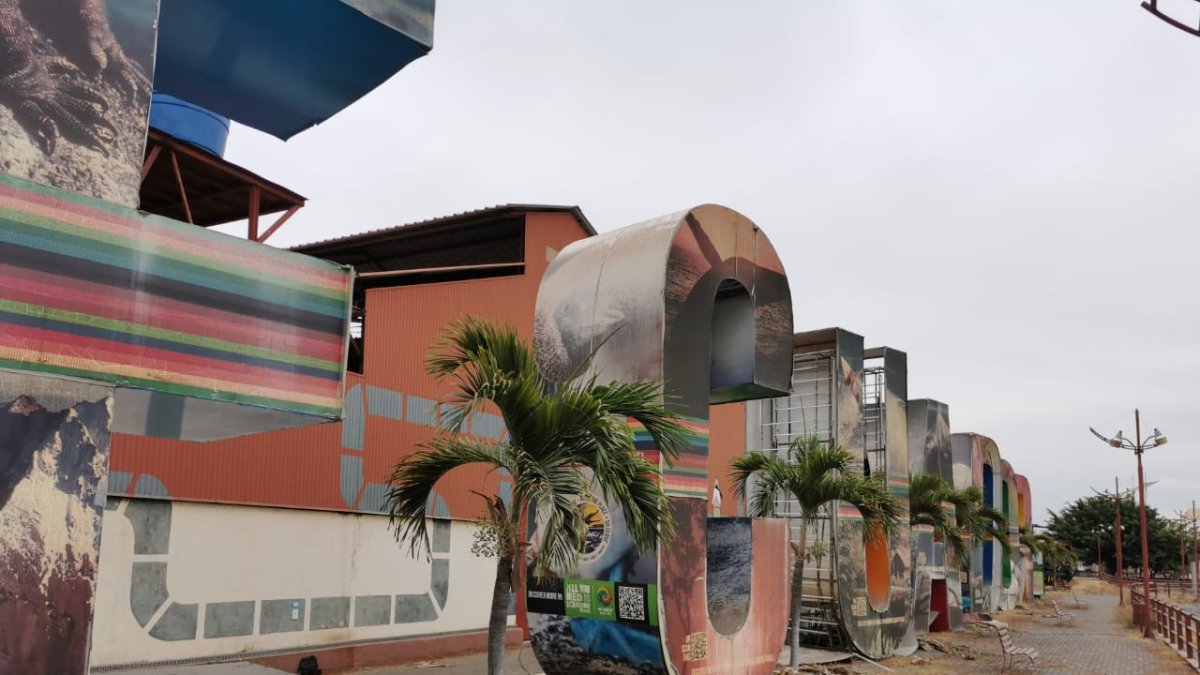 Un aspecto actual de las letras gigantes que promocionan al país.