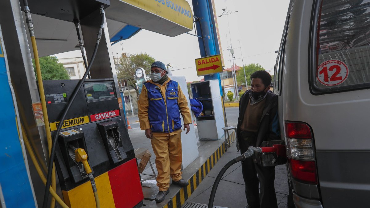 Las fallidas elecciones del año pasado desembocaron en una grave crisis social y política en el país, con bloqueos de carreteras que provocaron desabastecimiento de alimentos y combustible.