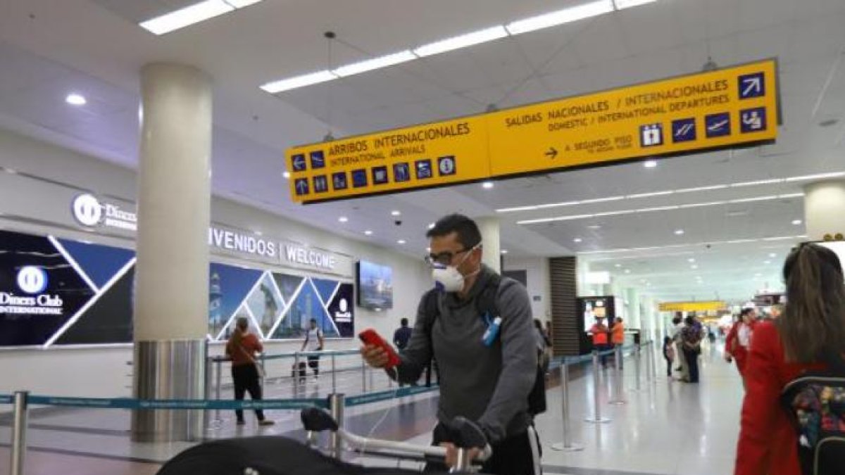 La actividad en los aeropuertos del país se normaliza poco a poco. El incremento de viajeros lo dice.